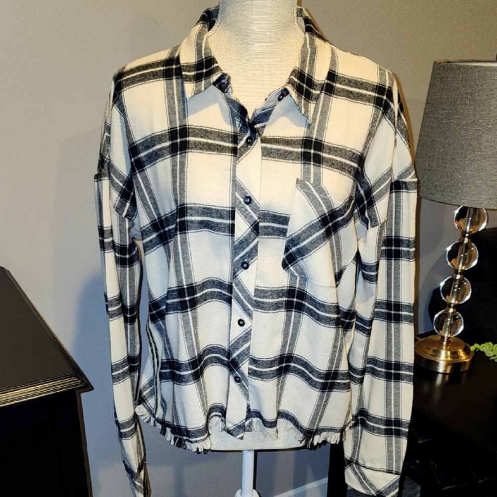 Hem & Thread Black and White Plaid Button-Up Shirt Fringe Bottom Hem Size Large